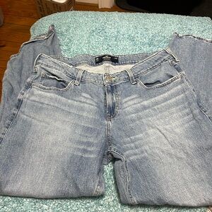 Hollister Light Wash Low-Rise Baggy Jeans